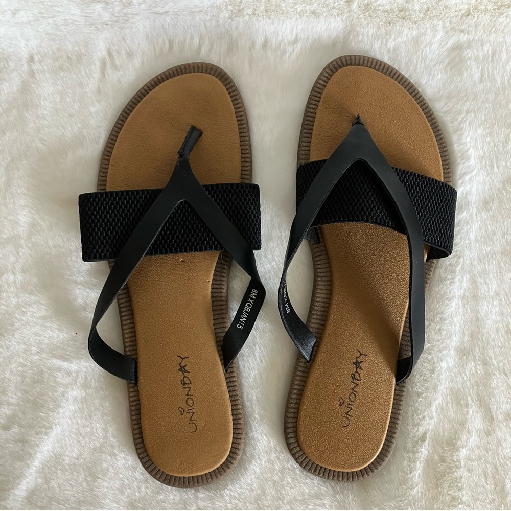 Unionbay Flip Flops - Picture 2 of 6